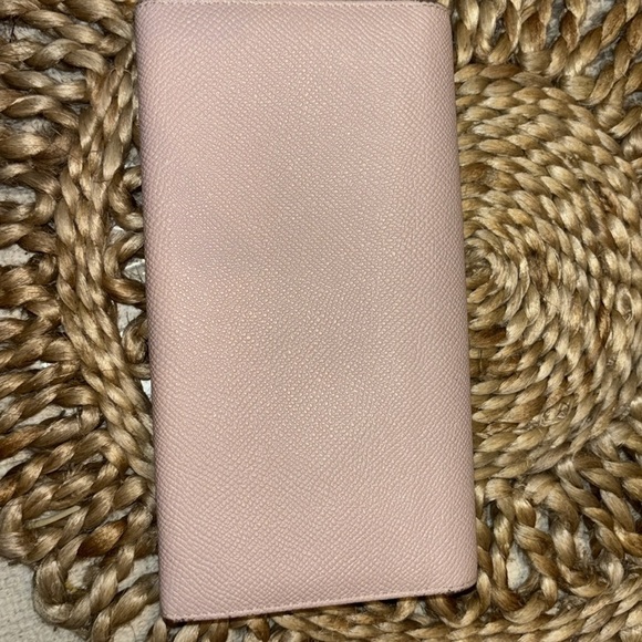 BVGLGARI ITALIAN BABY PINK PEBBLED CALF LEATHER WALLET - Picture 7 of 8